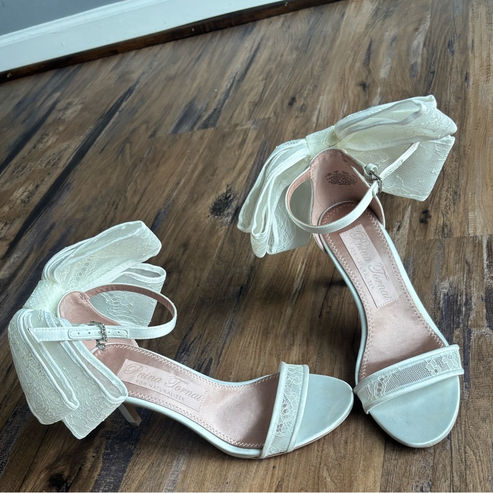 Prima Donna Cream Lace Bow Ankle-Strap Heels